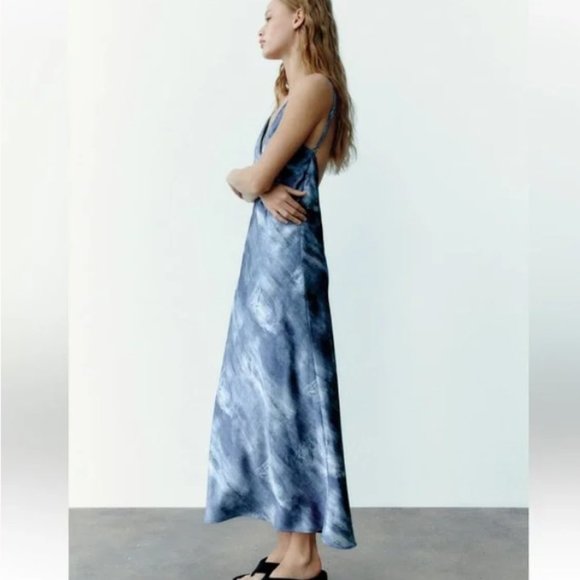 👗Zara Printed Silky Dress, Blue NWT - L - Picture 4 of 10